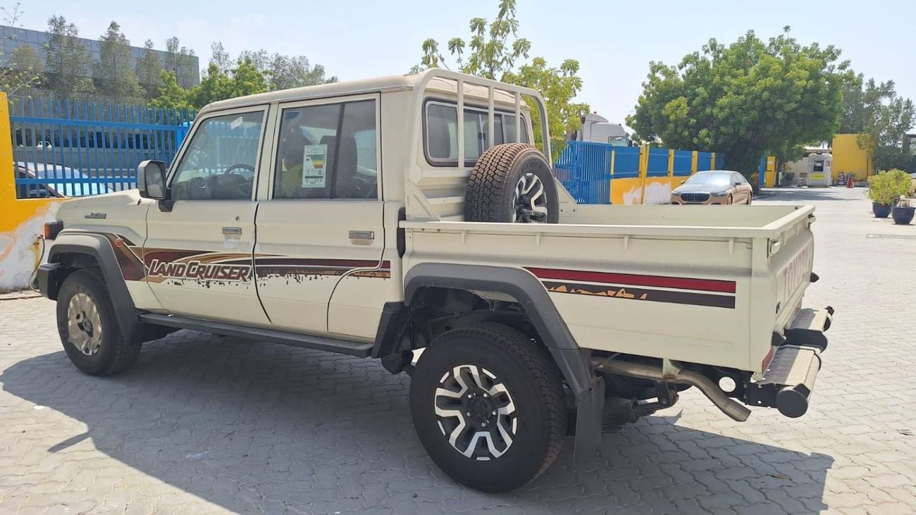 Toyota Land Cruiser 70 LC76 LX TOYOTA LAND CRUISER DC 2.8L AT FULL OPTION