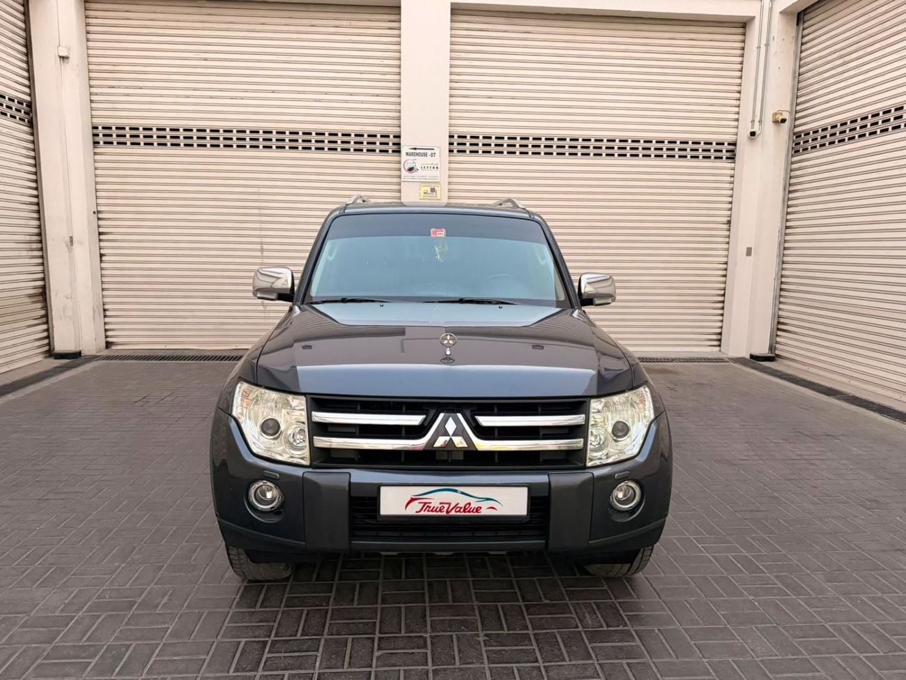 ميتسوبيشي باجيرو GLS HIGHLINE ميتسوبيشي باجيرو 2008 كاملة المواصفات، بدون رسوم خفية، بمواصفات خليجية، خالية من الحوادث.