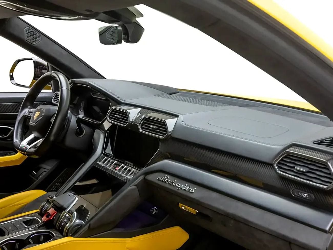 Lamborghini Urus Pearl Capsule | GCC Spec | With Warranty