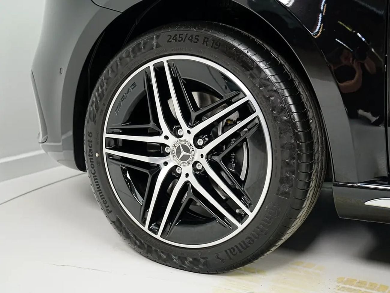 مرسيدس بنز V 300 AVANTGARDE Dealer WARRANTY | GCC SPECS | V300 AMG Line