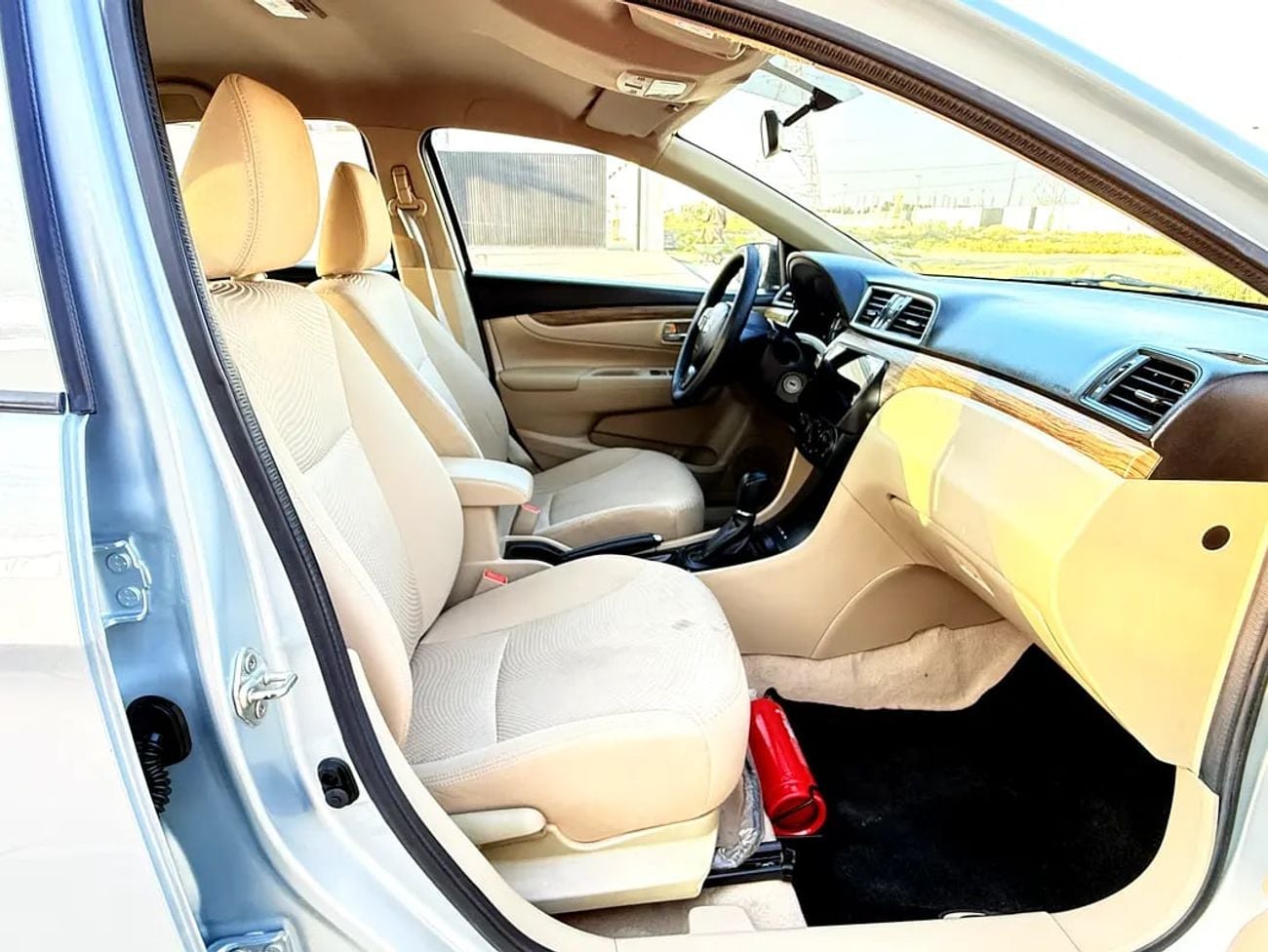 Suzuki Ciaz GLX Year 1.5L GCC Specs - Excellent condition