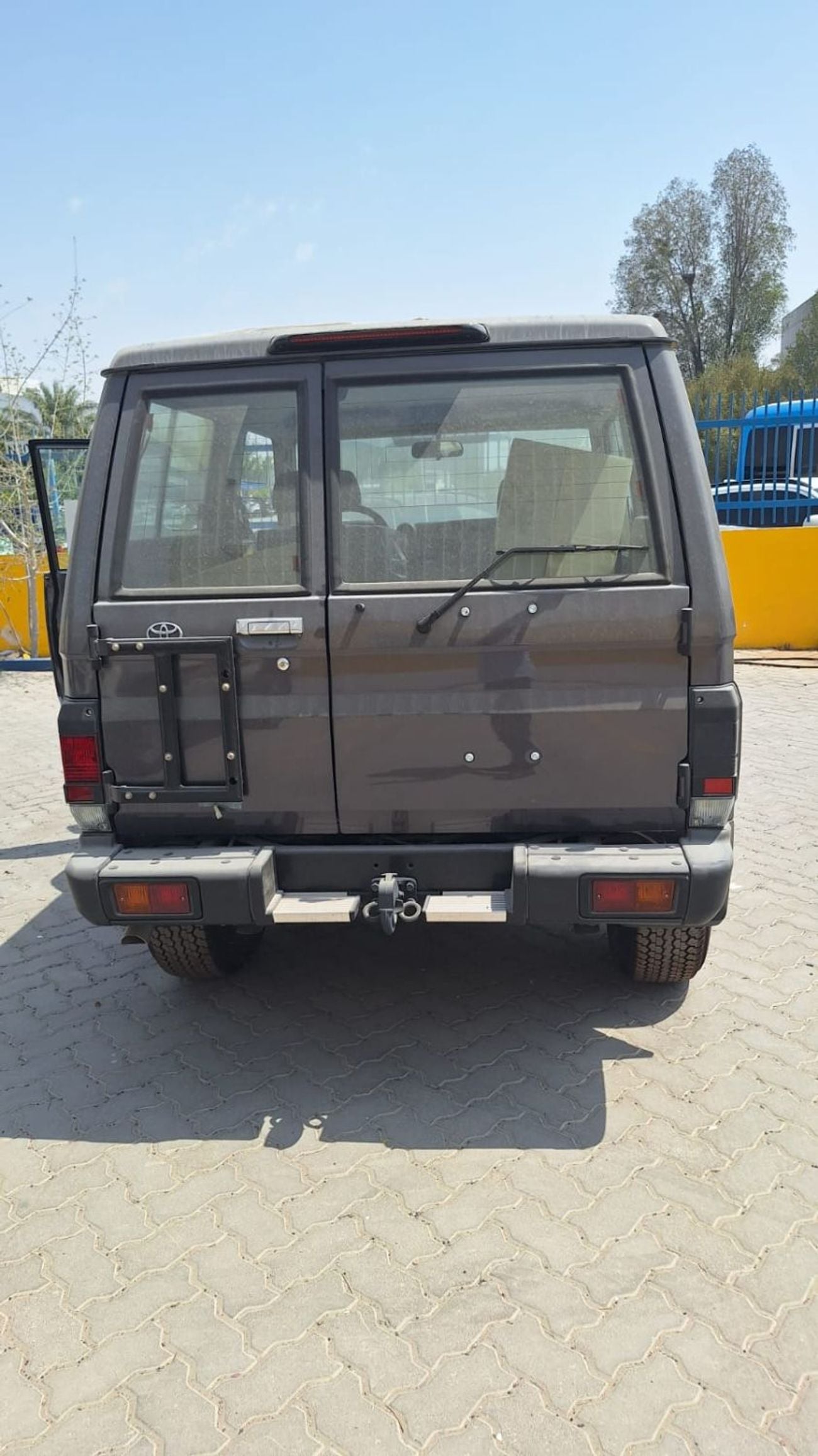 تويوتا لاند كروزر 70 LC71 LX