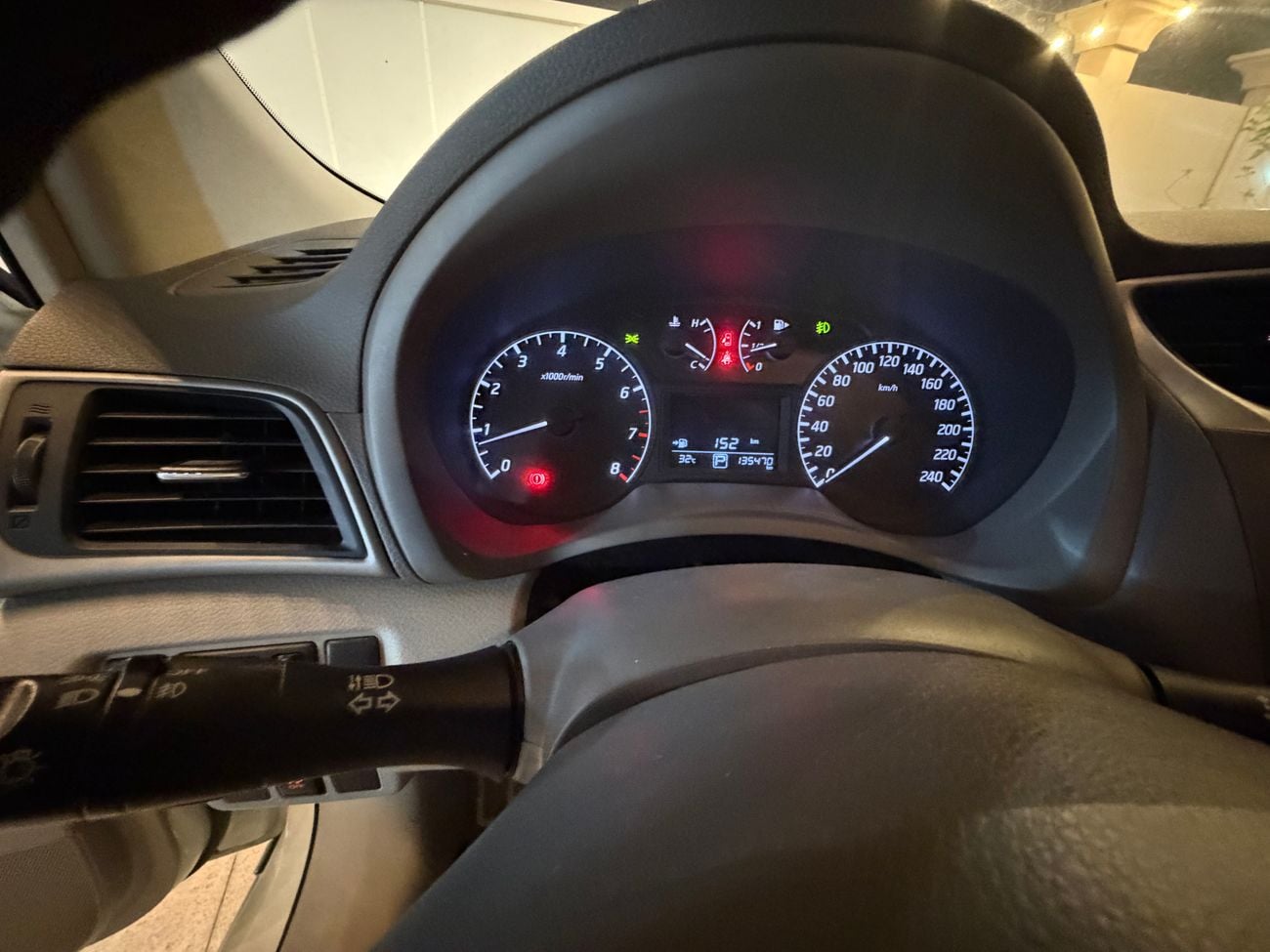 Nissan Tiida SV