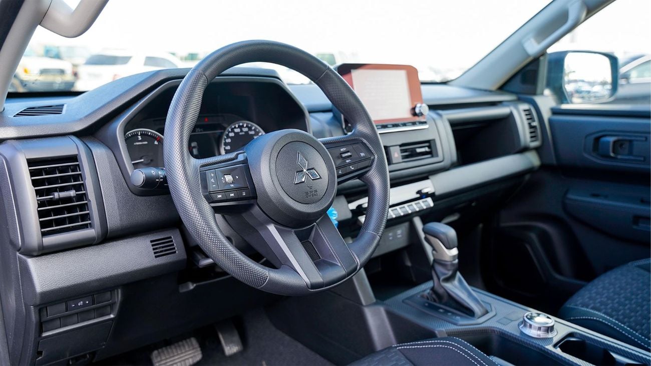 ميتسوبيشي L200 GLX جديدة كلياً – محرك ديزل توربو سعة 2.5 لتر، دفع رباعي، ناقل حركة أوتوماتيكي – C80 – موديل 2026 (دول م