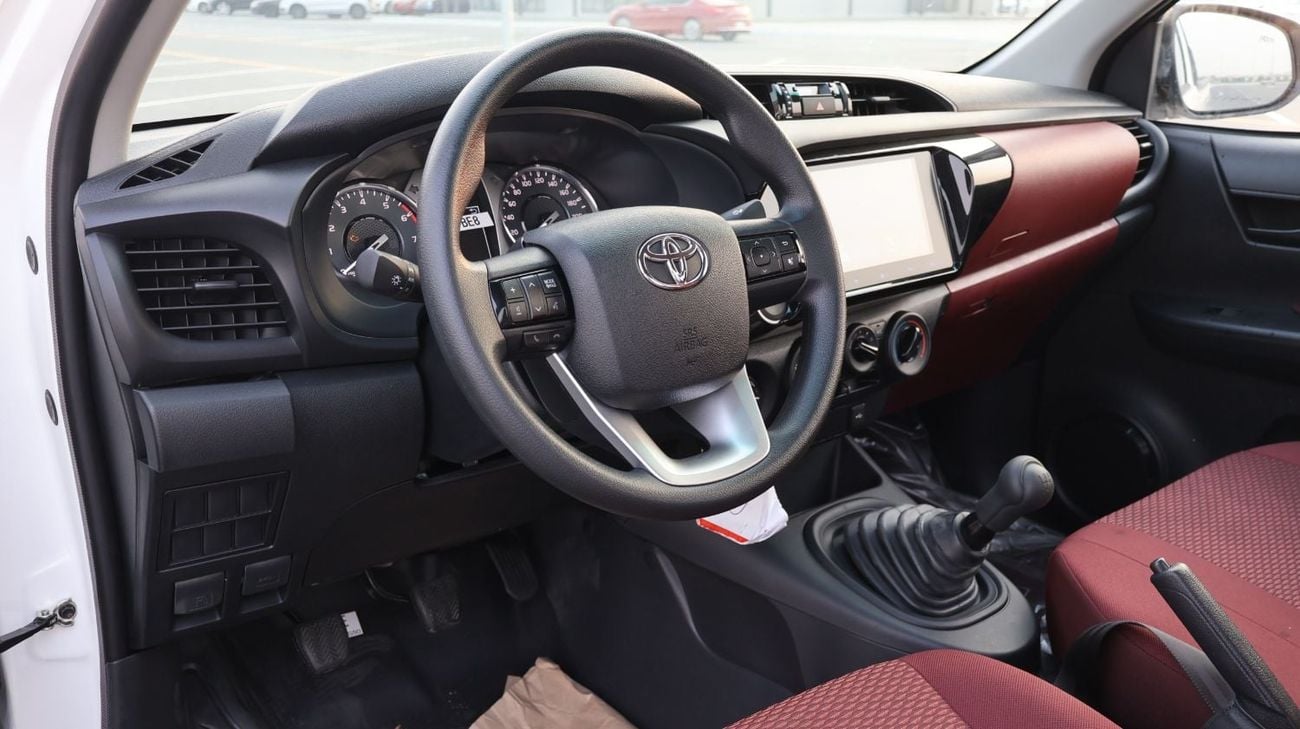 Toyota Hilux GL 2.7l single cabin manual transimition