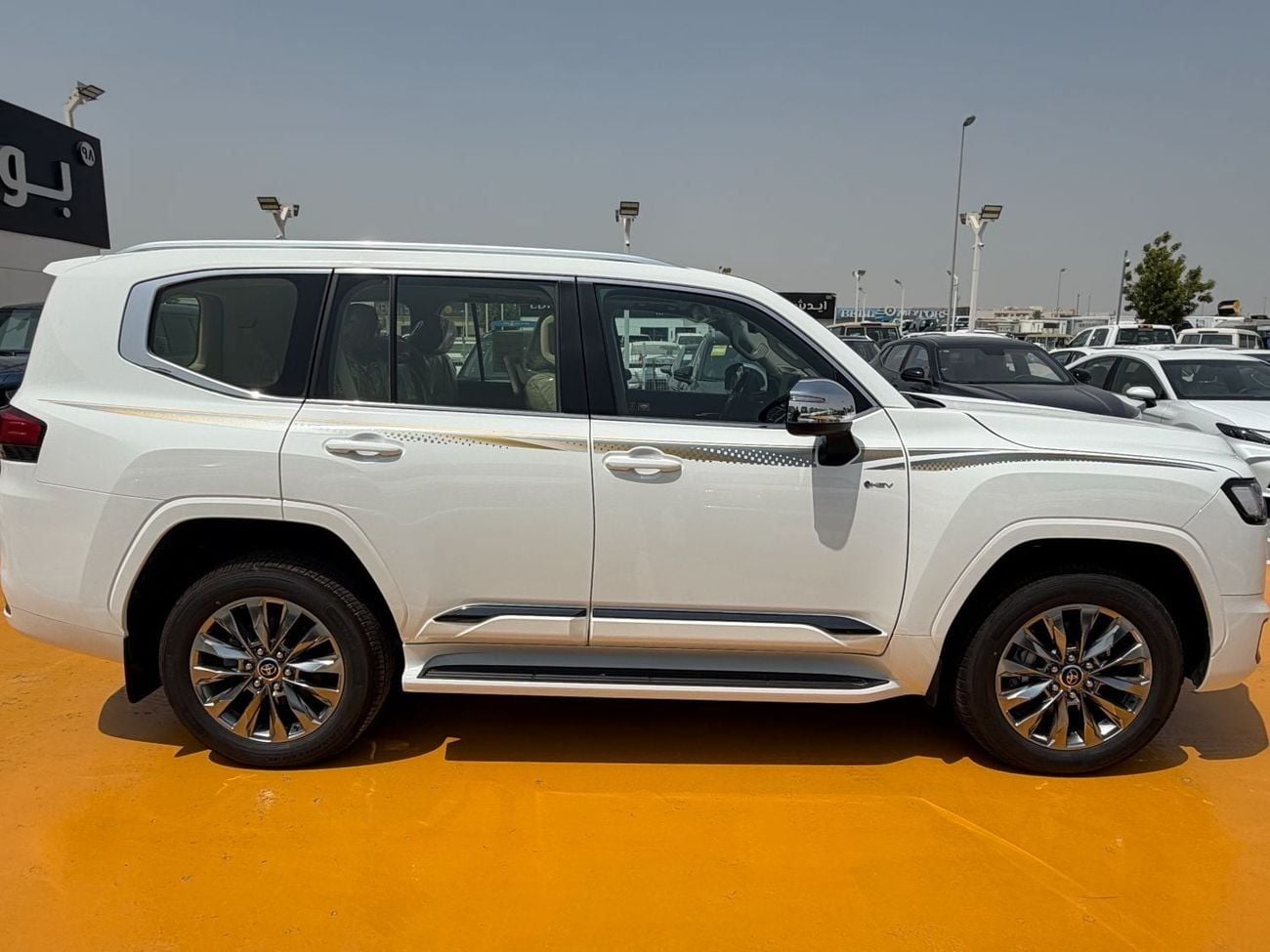 Toyota Land Cruiser VX HYBRID 2025