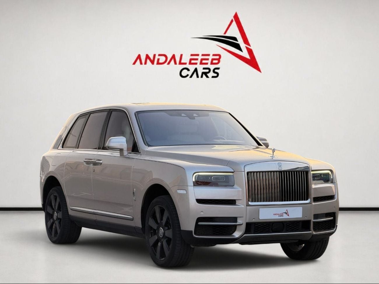 Rolls Royce Cullinan STANDARD ROLLS-ROYCE CULLINAN SILVER BADGE | GCC | ORIGINAL PAINT | AGMC SERVICE CONTRACT