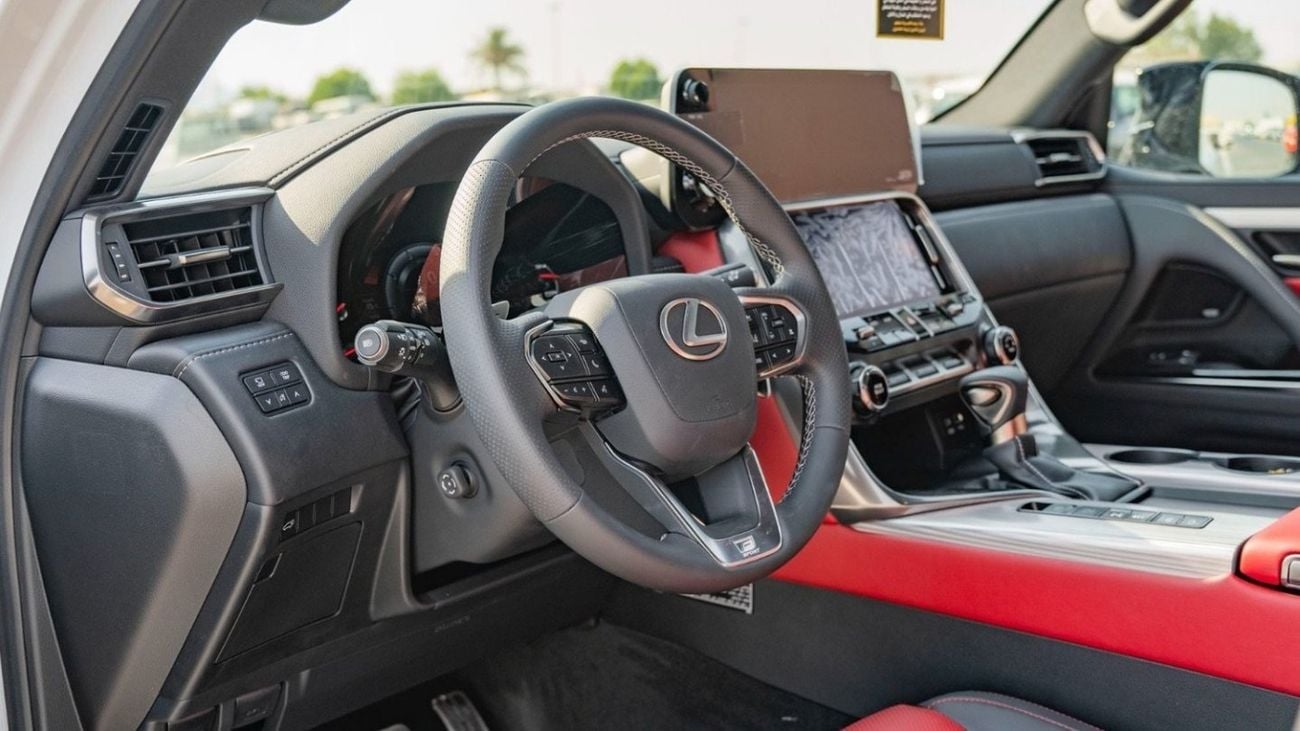 Lexus LX600 F SPORT