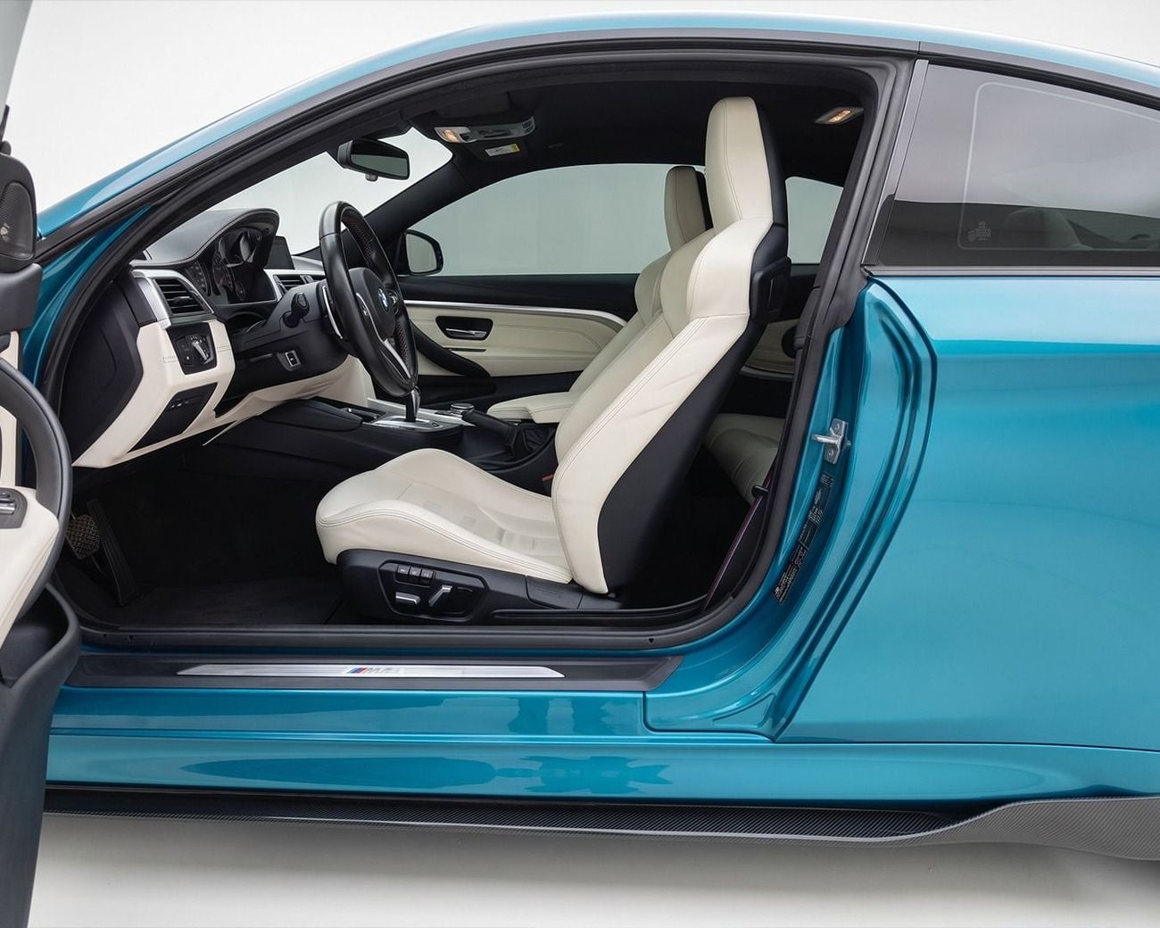 BMW M4 STANDARD l Coupe M-Sport | Agency Service | AED 4,394 / Monthly