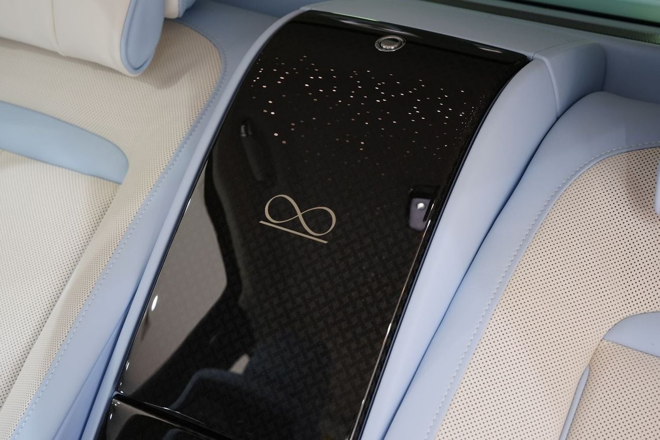 Rolls Royce Cullinan BLACK BADGE Executive Rear Seats, Rear Screens, Bespoke Audio, Dealer Warr + Serv!!