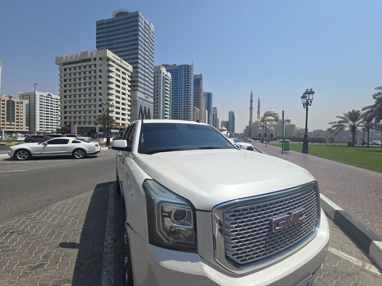 GMC Yukon DENALI PWR STEPS