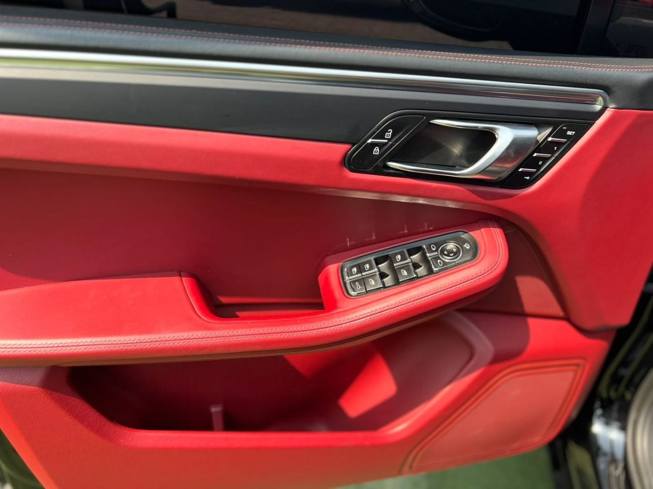 Porsche Macan STANDARD PORSCHE MACAN 2022.ENGINE 2.0L TWINTURBO 4.