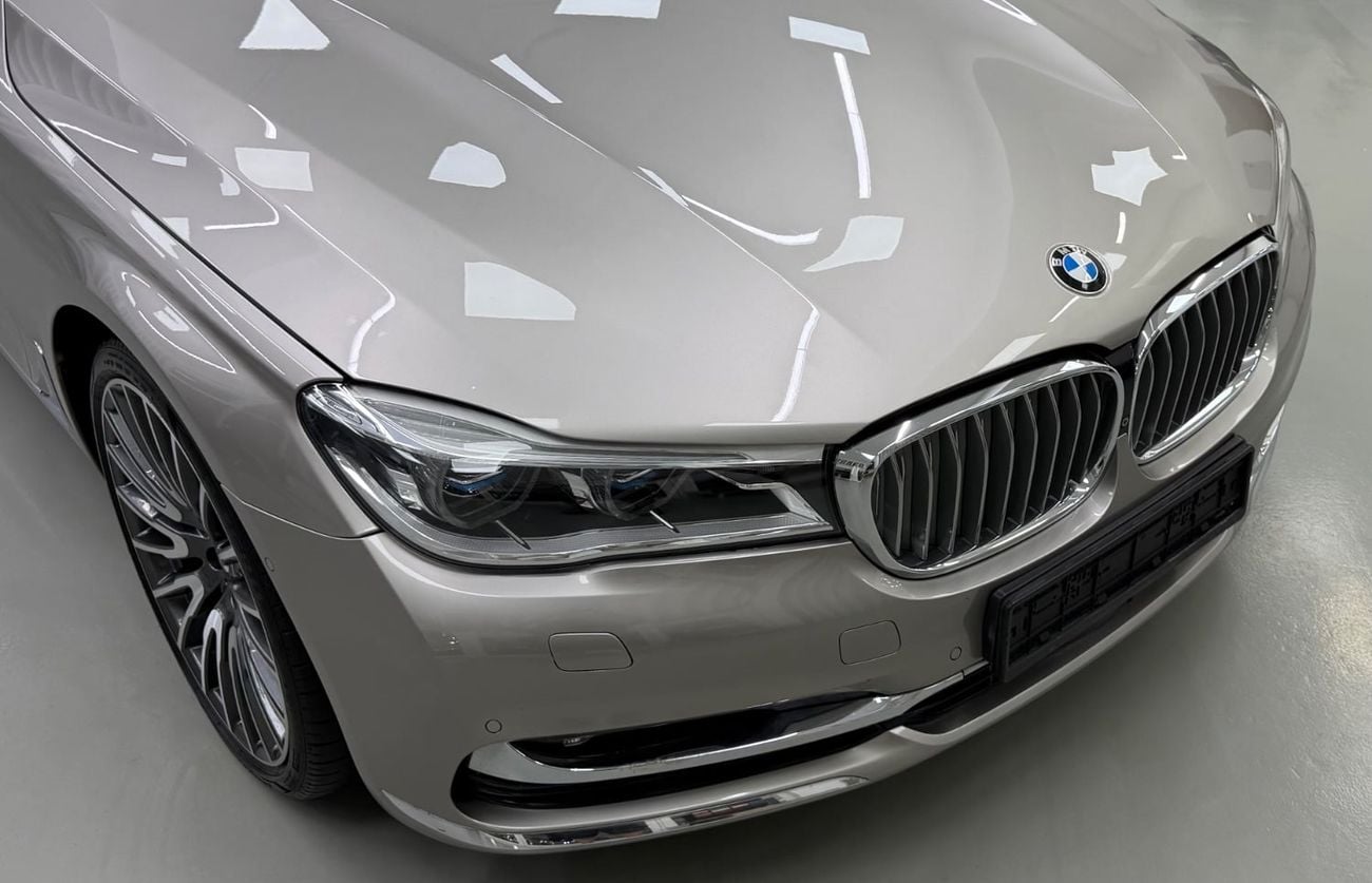 BMW 750Li XDRIVE LUXURY EXECUTIVE GCC .. FSH .. Perfect Condition .. Top Range .. Low Milegea