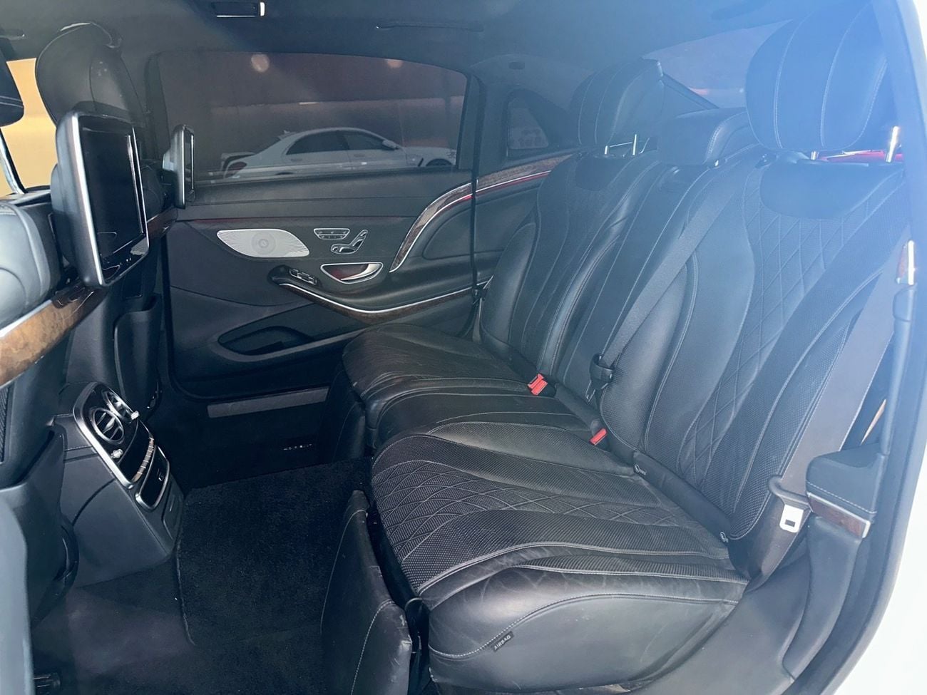 Mercedes Maybach S500 Maybach MERCEDES MAYBACH S-CLASS 2016 | 6 BUTTONS | REAR SEAT COMFORT PACKAGE | LOW MILEAGE!