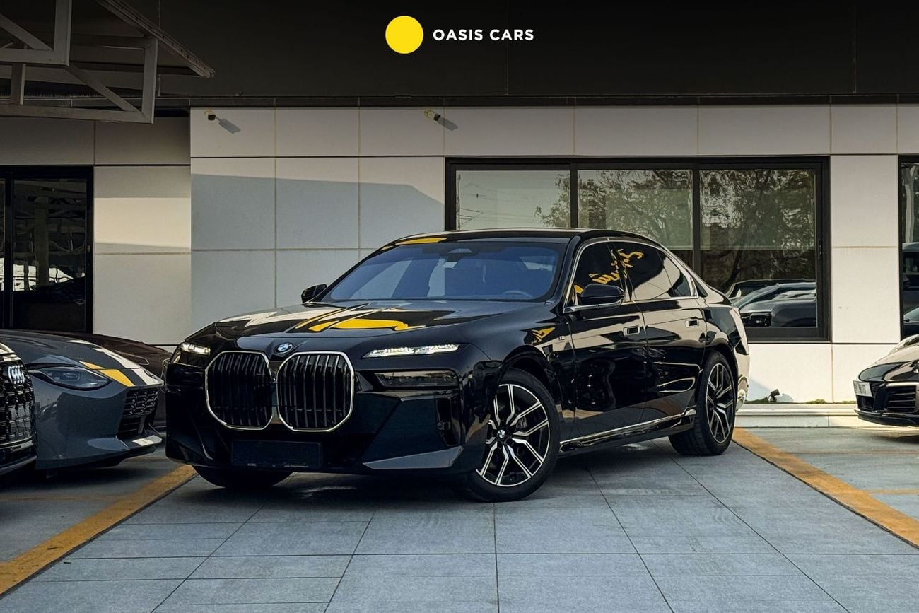 بي أم دبليو 740i إم سبورت 2023 GCC Agency Warranty Full Service History 3.0L Twin Turbo V6