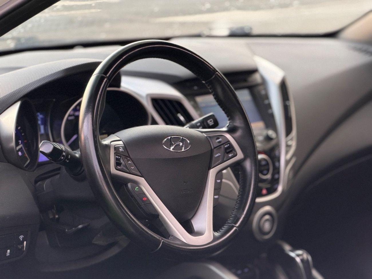 Hyundai Veloster GLS SR Hyundai Veloster 1.6L / GCC / 2016 / Free Accident Original Paint