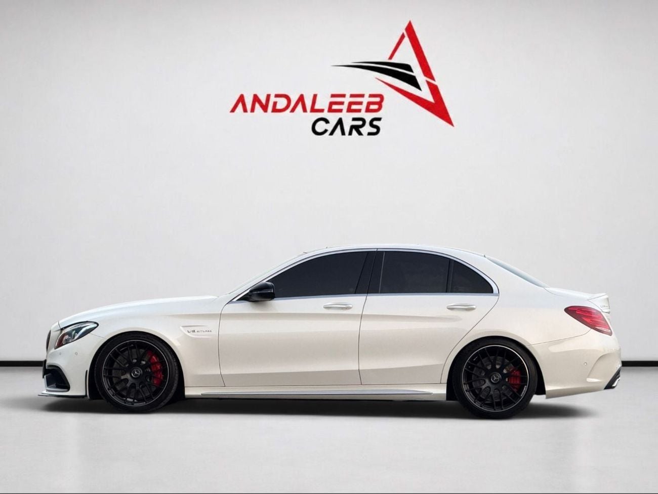 Mercedes Benz C63 AMG S 4.0L TWIN-TURBO V8 | 503 HP | 2 KEYS | ORIGINAL PAINT
