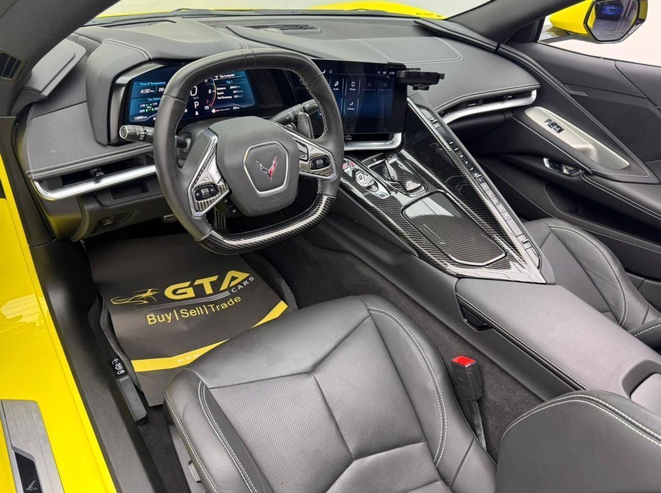 Chevrolet Corvette 2LT 2024 Chevrolet Corvette C8 Stingray 2LT, 2027 Chevrolet Warranty, Carbon Fiber Interior, Low Km,