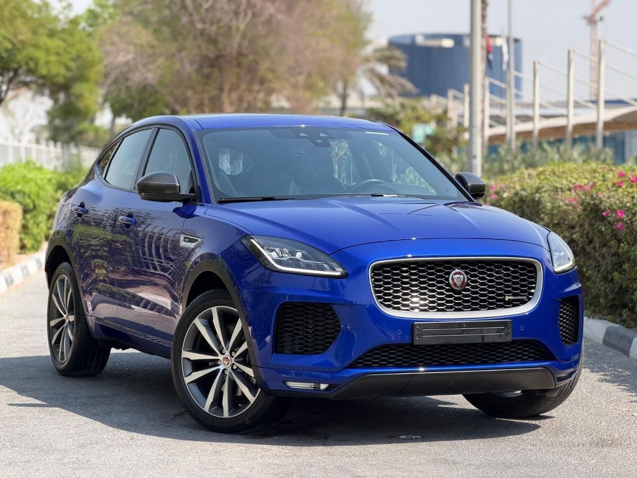 جاكوار E Pace R-DYNAMIC SE P250 جاكوار إي بيس 2018، خليجية، قطعت 90,000 كم، بدون حوادث، مفتاحان