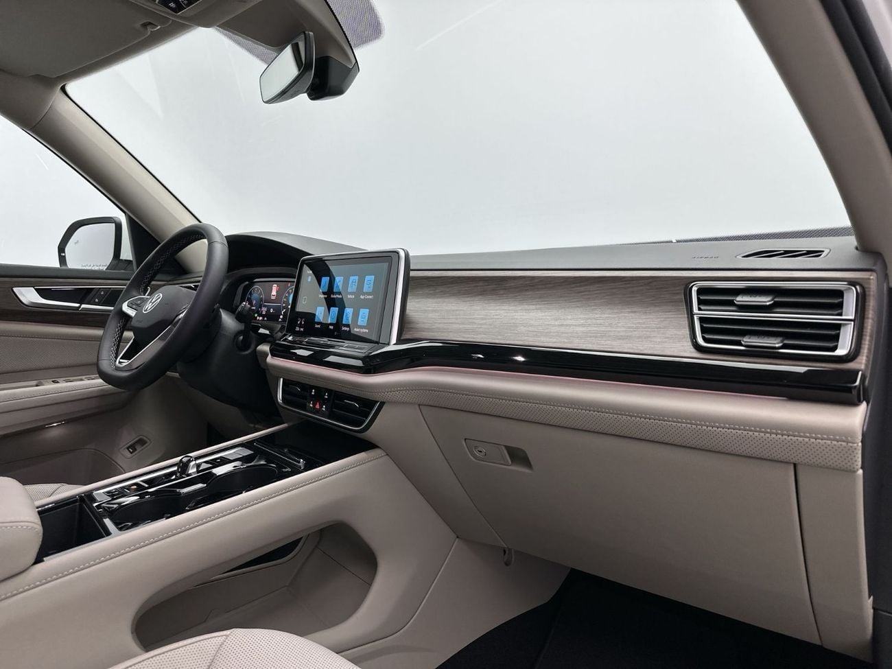 Volkswagen Teramont R LINE Teramont (Facelift 2) | Fully Loaded 7-Seater Sport SUV | VW Certified | Well-Maintain
