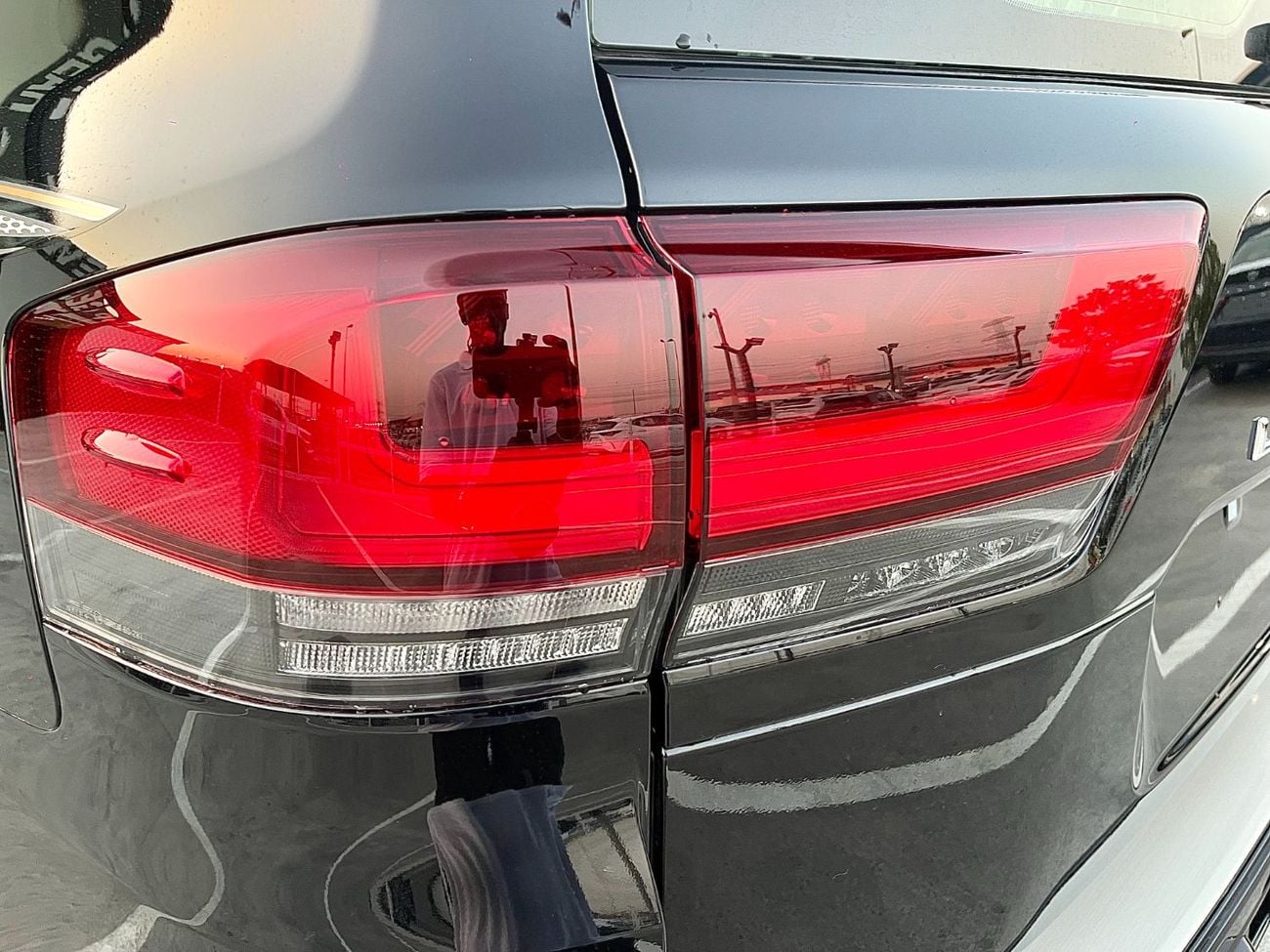 Toyota Land Cruiser VX LAND Cruiser VX 4.0 PETROL AT Omani Specs Fully Loaded | Soft Door closed | RADAR | JBL