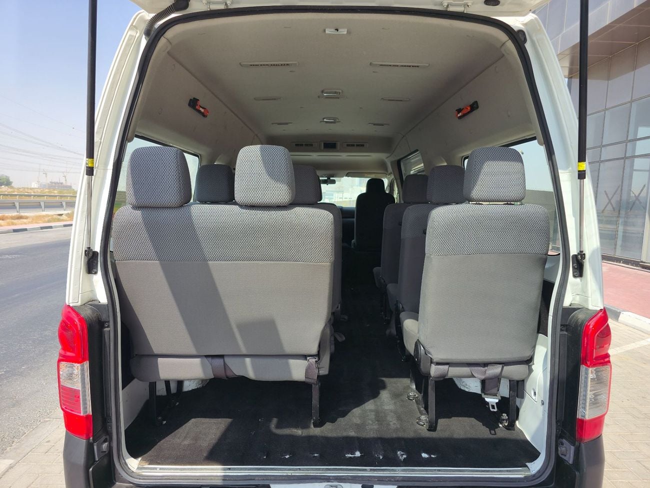 Nissan Urvan STANDARD 13 Seater