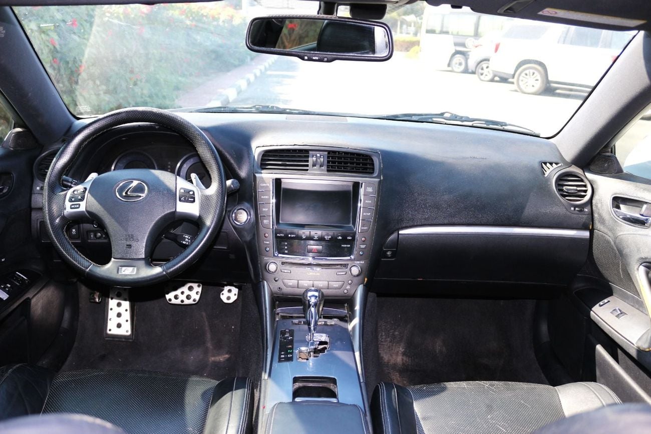 Lexus IS300 PLATINUM lexus Is 300 gcc model 2012 full options