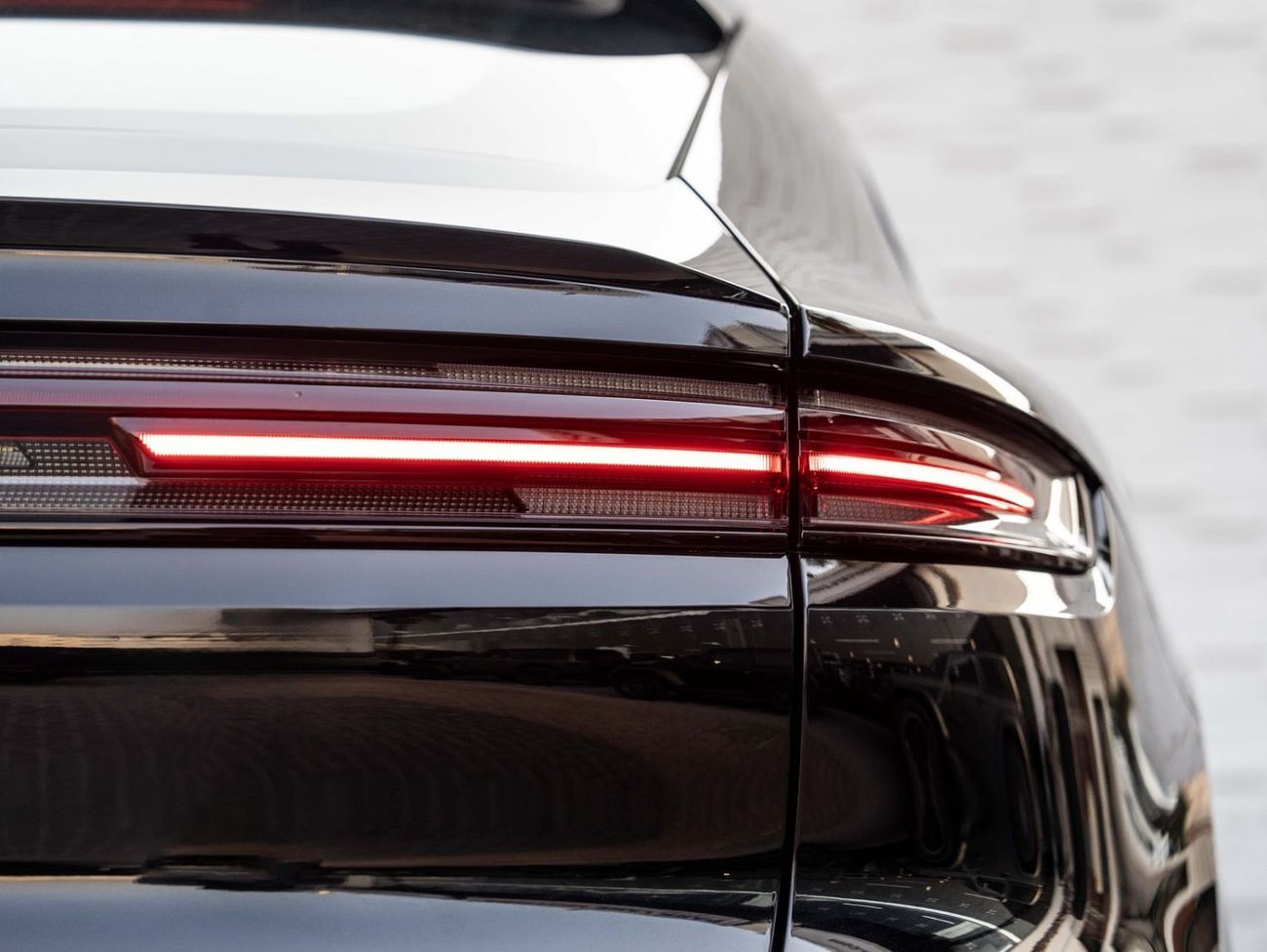Porsche Cayenne STD (3.0L · 6 Cyl · Automatic · Petrol · SUV/Crossover · All Wheel Drive · 5 Seats · 5 Door)