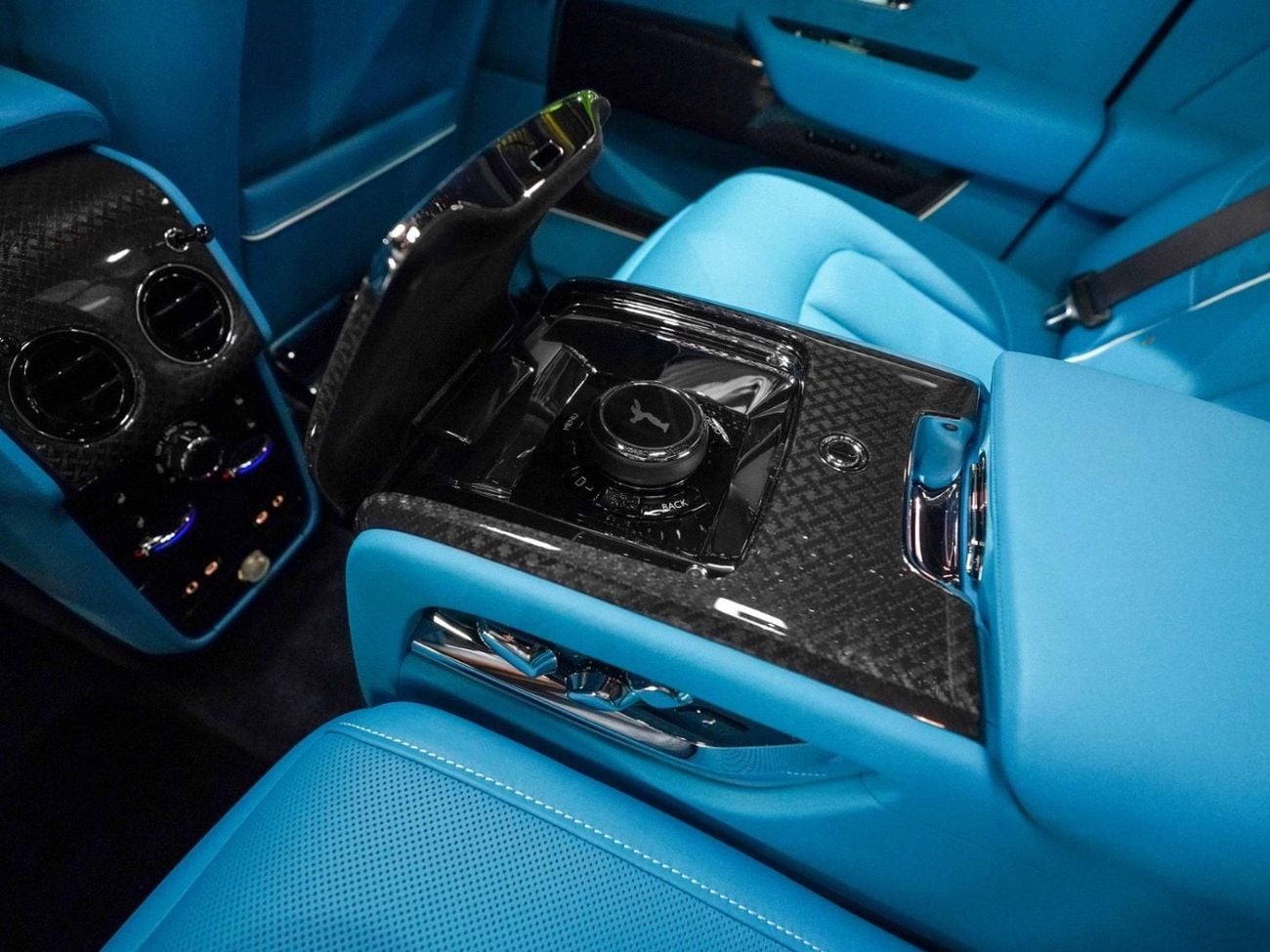 Rolls Royce Cullinan BLACK BADGE