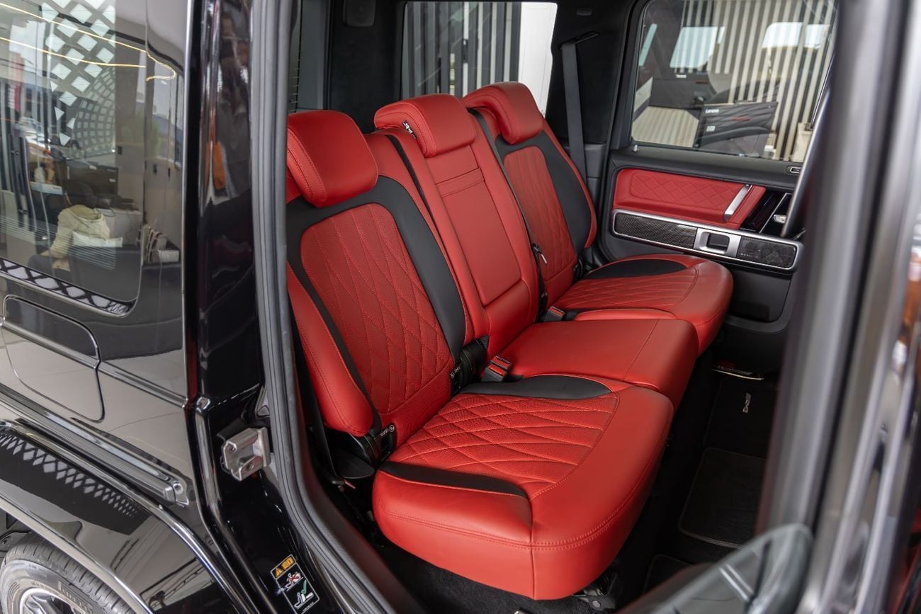مرسيدس بنز G 63 AMG Mercedes-Benz G 63 | Fully Loaded|Night package | Fully Cardbon Fiber | Gargash Auto Warranty | 2020