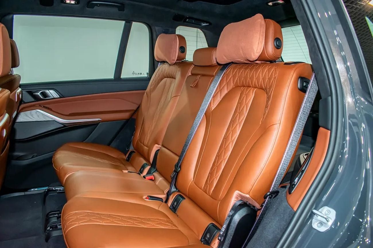 BMW X7 xDrive40i Luxury M Sport Package 7 Seats+5000 Extra color