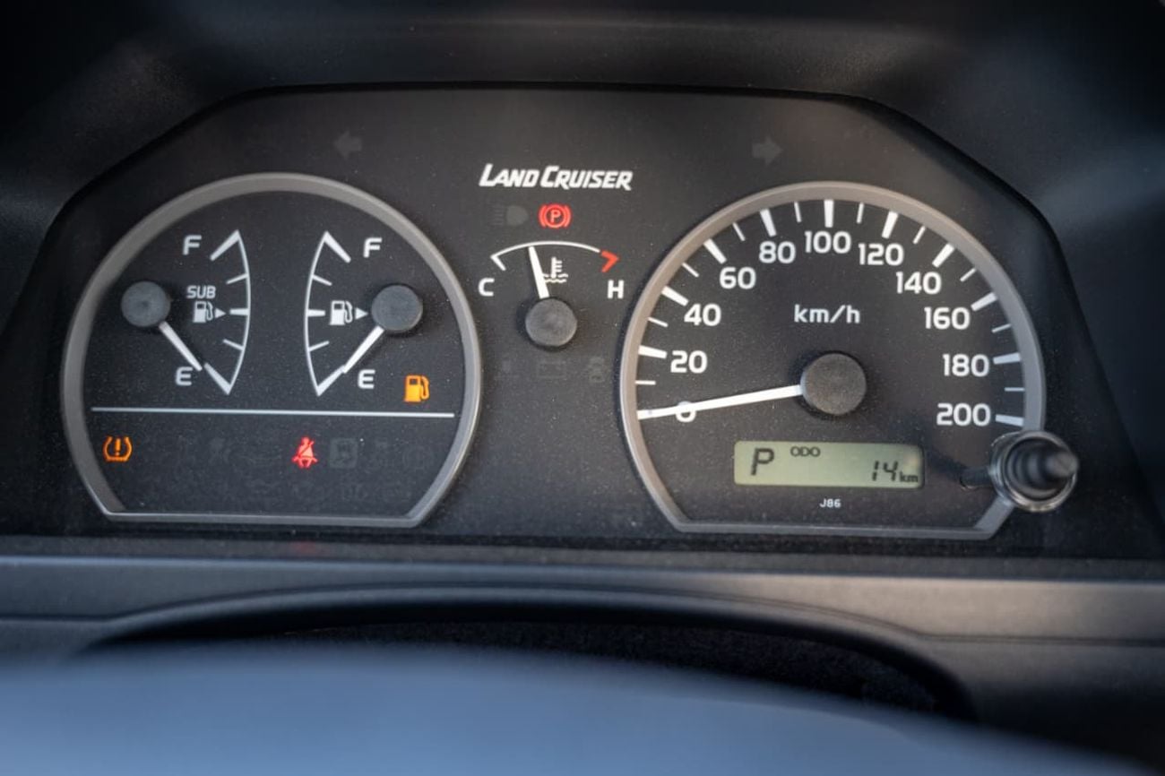تويوتا لاند كروزر بيك أب 70 LC 79 STD-E1 AUTOMATIC 2026 MODEL