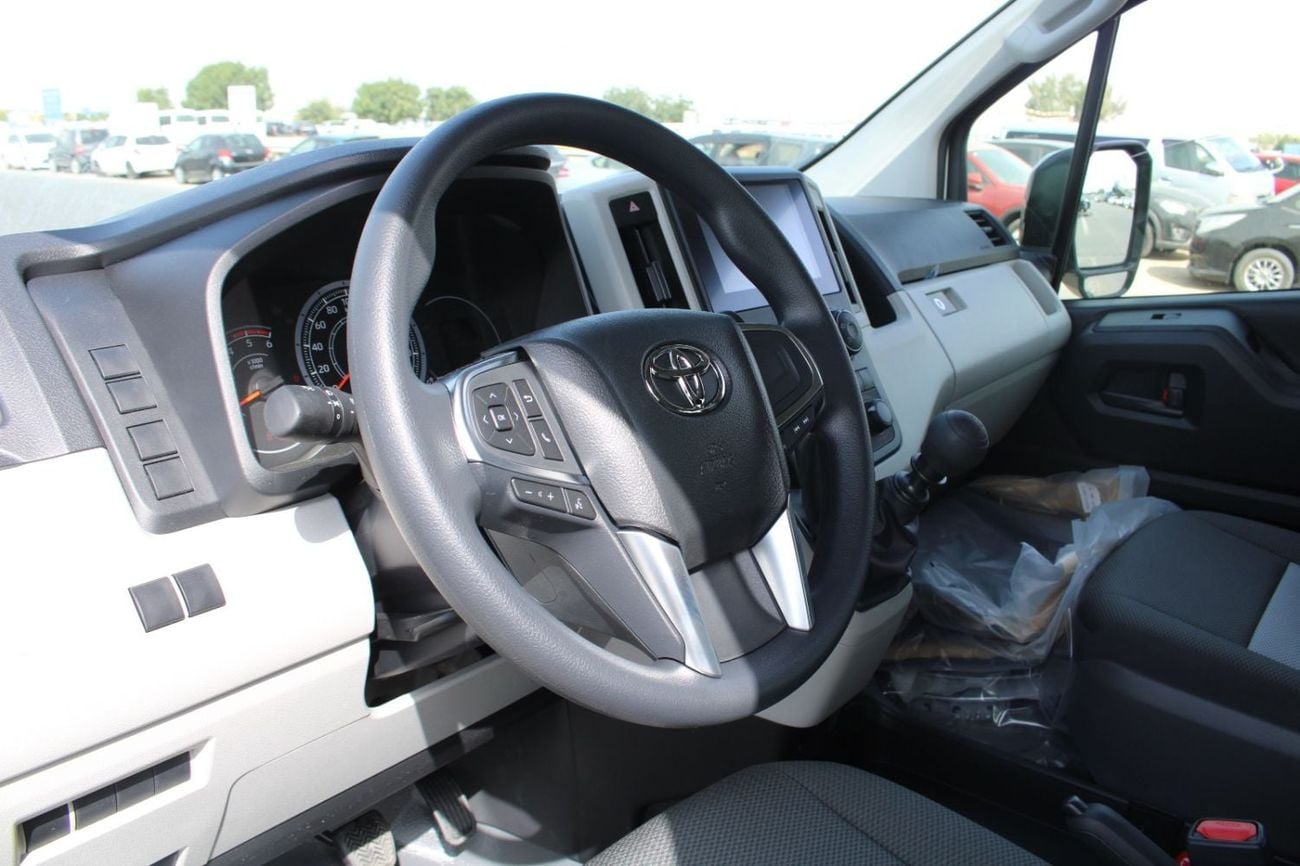 Toyota Hiace DX