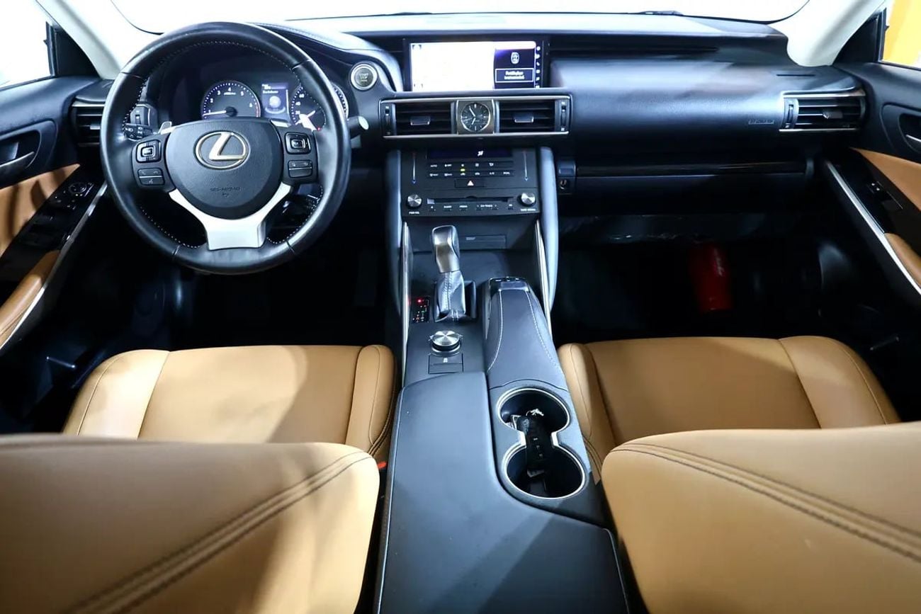Lexus IS300 Stunning IS 300 | GCC Specs | Low Mileage | Excellent Condition