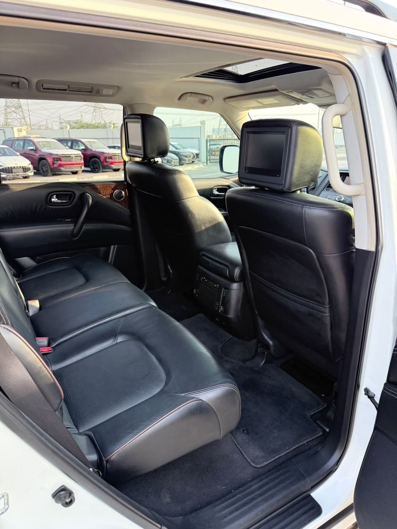 Nissan Armada Platinum full option