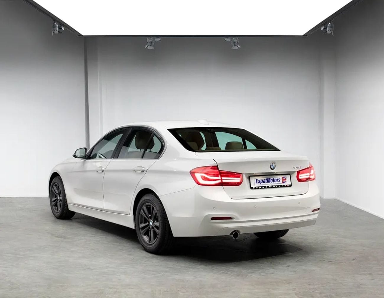 BMW 318i STANDARD 0% Down Payment Available • Full Service History • GCC