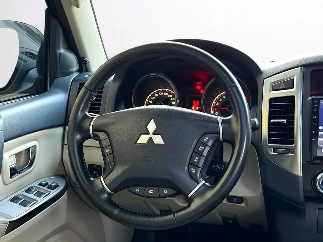 ميتسوبيشي باجيرو 7-SEATER | GLS | 3.8L V6 4WD | | GCC SPECS