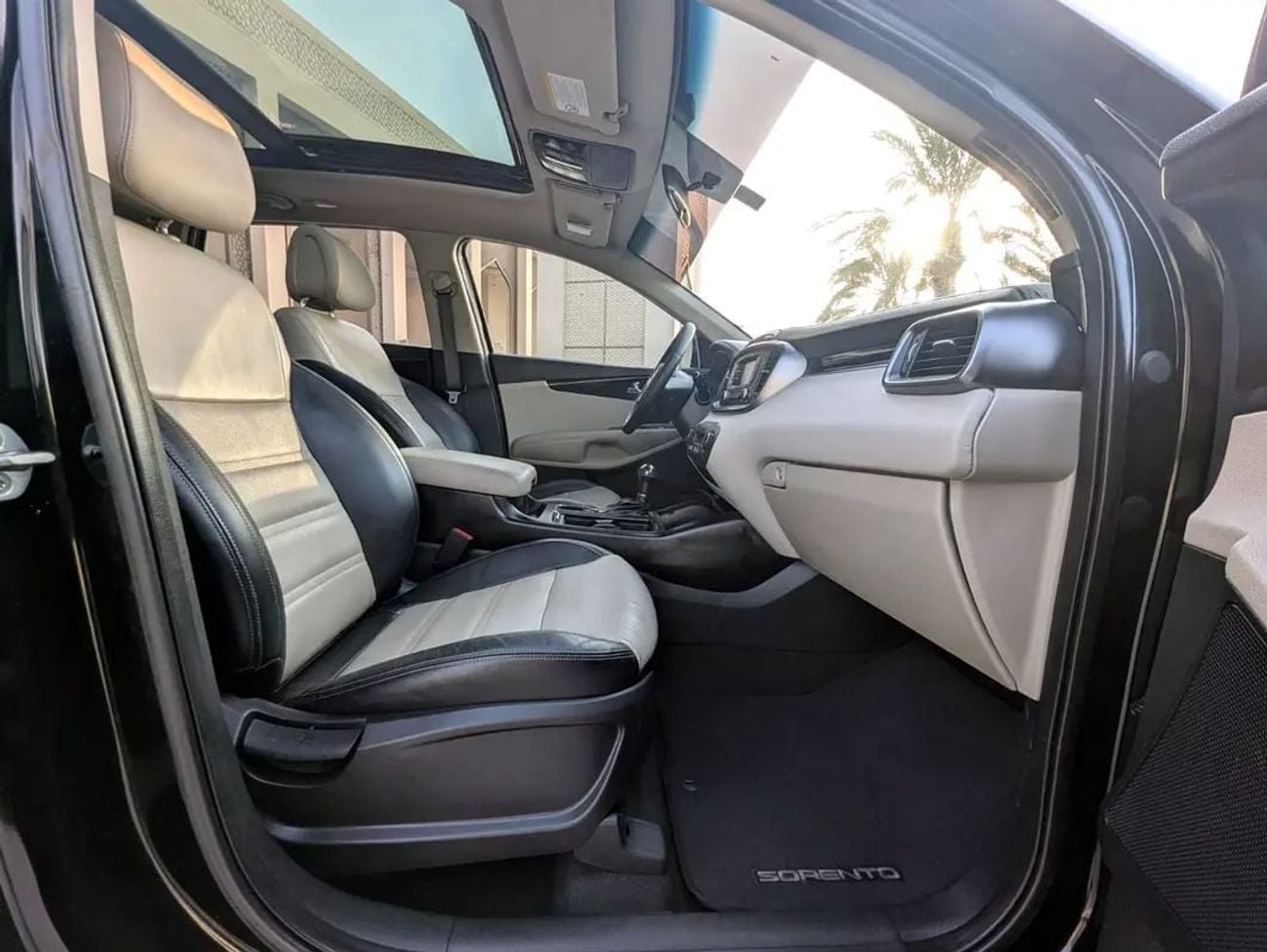 Kia Sorento LX Premium| Panoramic Roof | Full Option | V4 2.4L | AWD