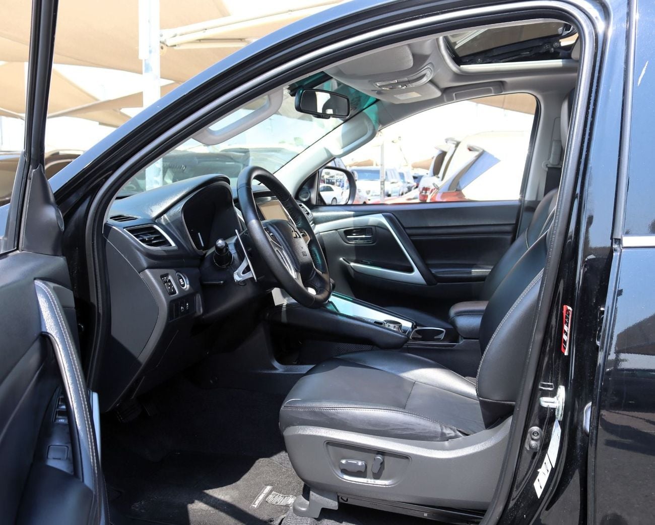 Mitsubishi Montero Sport GLS HIGHLINE ACCIDENTS FREE - GCC - PERFECT CONDITION INSIDE OUT - ORIGINAL PAINT -