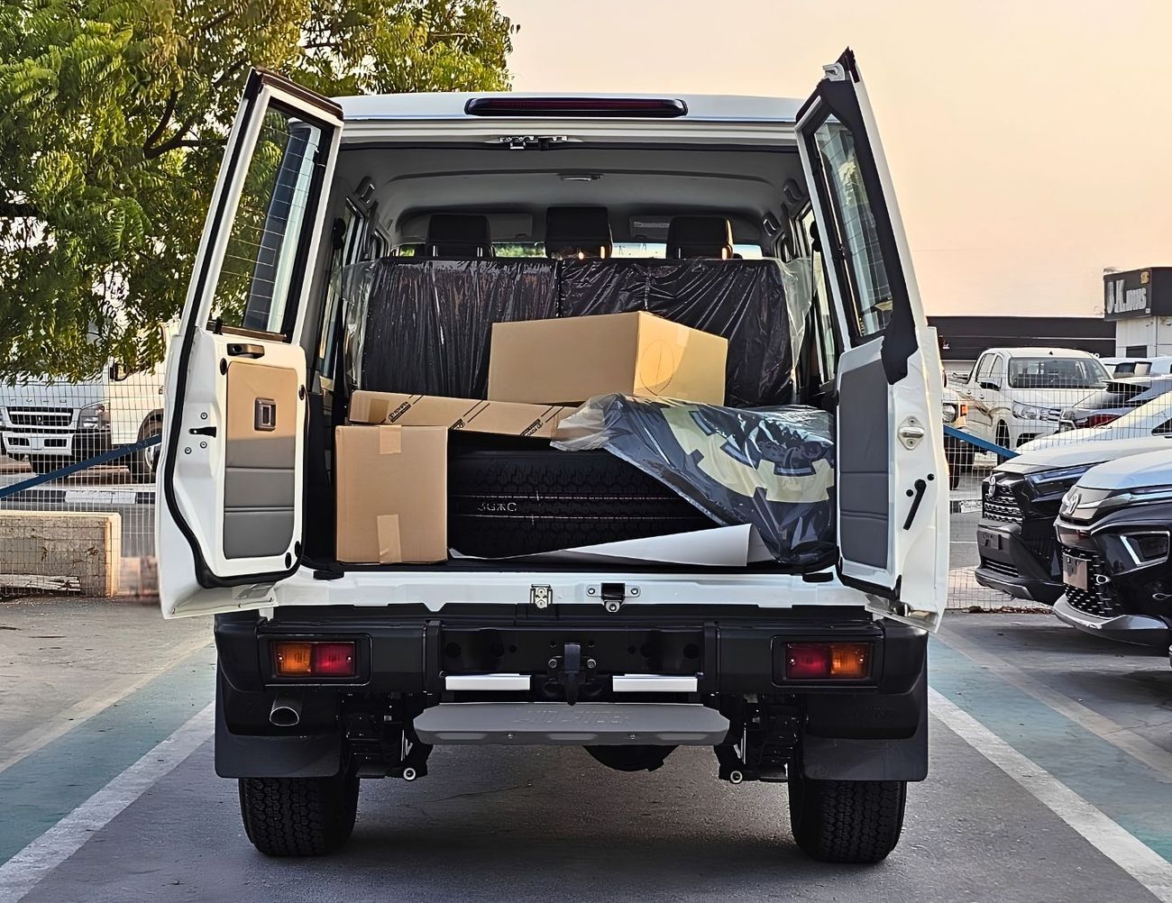 Toyota Land Cruiser 70 LC76 LXA HARDTOP LC76 LXA 5 DOOR || 4.0L PETROL M/T | REAR CAMERA | PWR WINDOWS | SNORKEL (CODE # 76MM)