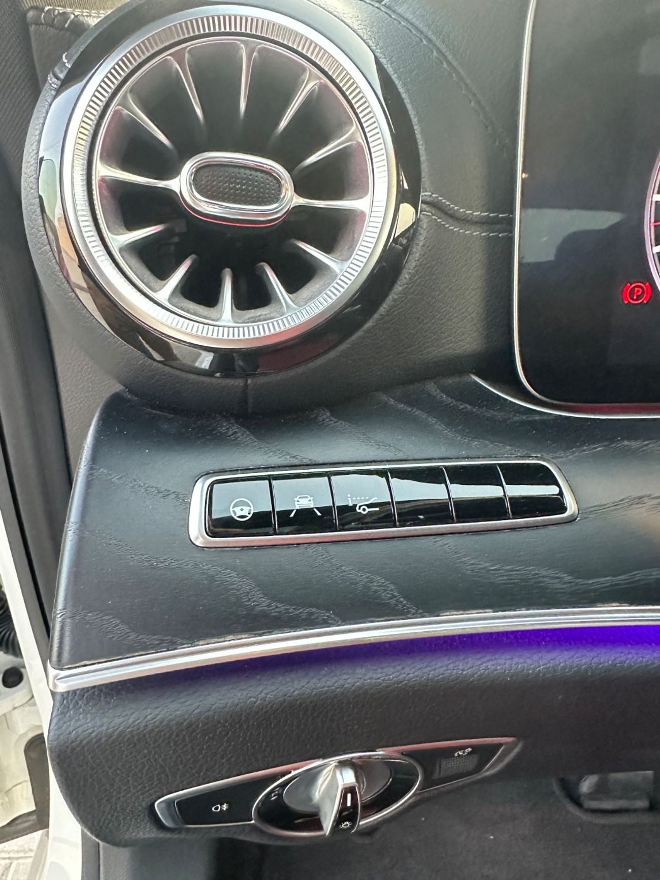 مرسيدس بنز E300 AMG