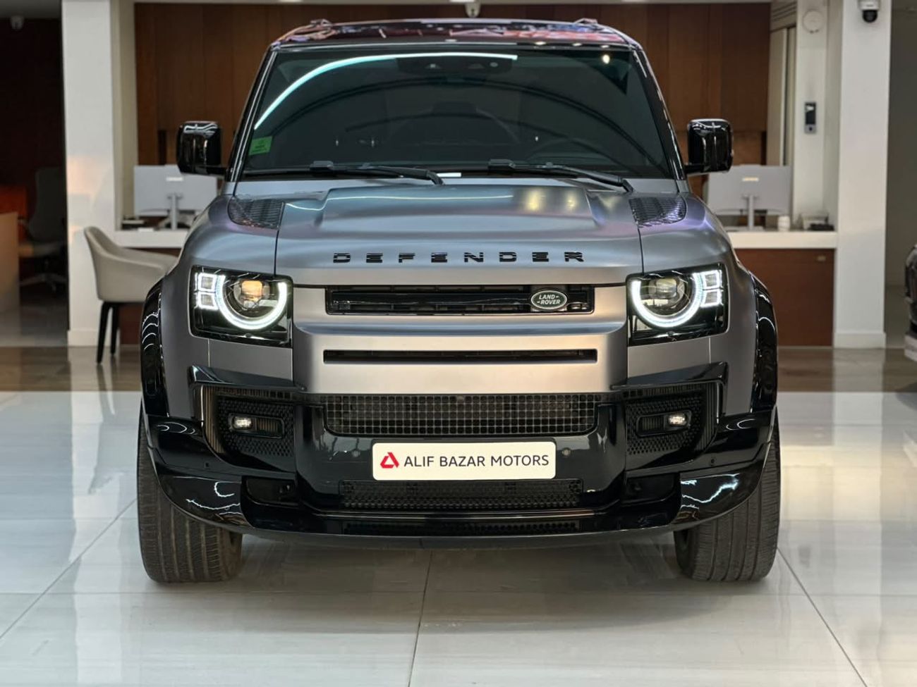 لاند روفر ديفندر P400 SE X Dynamics