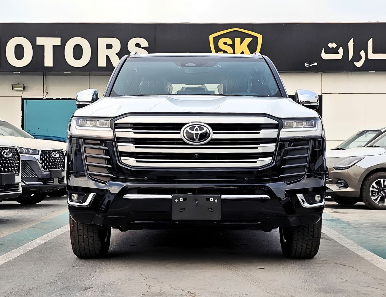 تويوتا لاند كروزر في إكس تويوتا لاندكروزر VX LC300 || محرك بنزين 4.0 لتر V6، ناقل حركة أوتوماتيكي، دفع رباعي | رادار | مشغل D