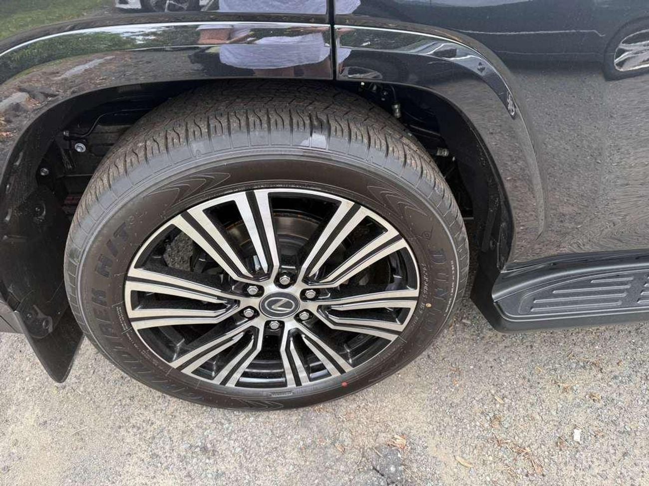 لكزس LX 700h سيجنتشر لكزس LX 700 3.5 لتر هايبرد 7 مقاعد كاملة المواصفات (السيارة قيد الطلب)