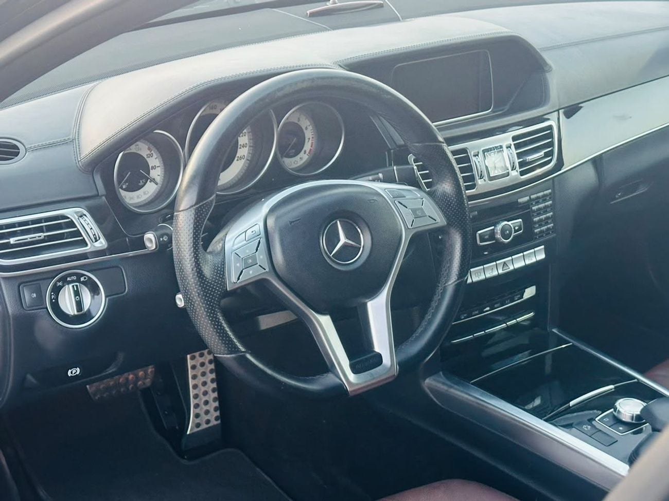 Mercedes Benz E300 ELEGANCE AMG