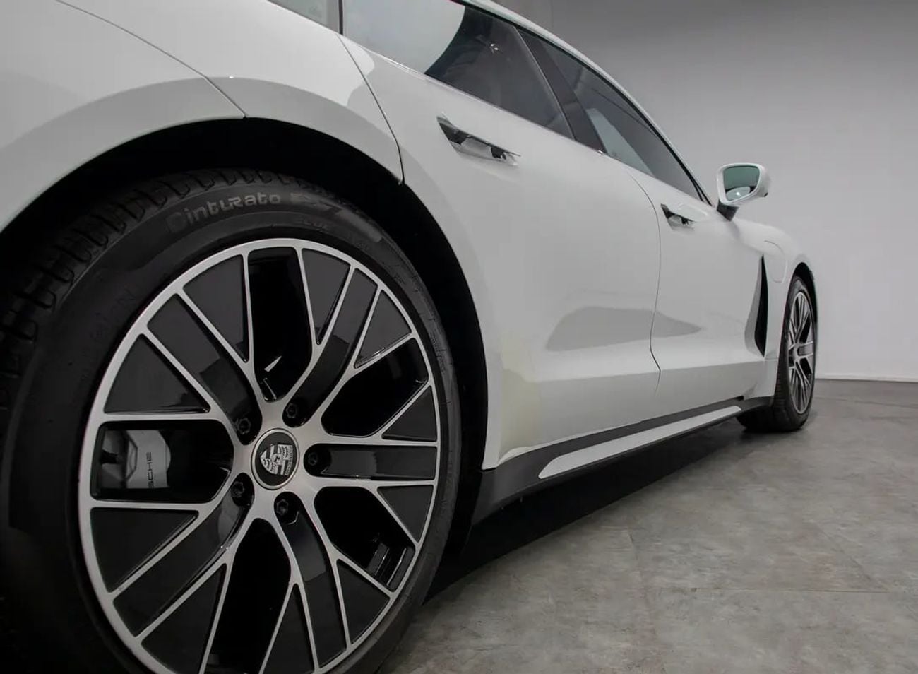 Porsche Taycan TURBO Unlimited KMs Warranty • FDSH • GCC Specs
