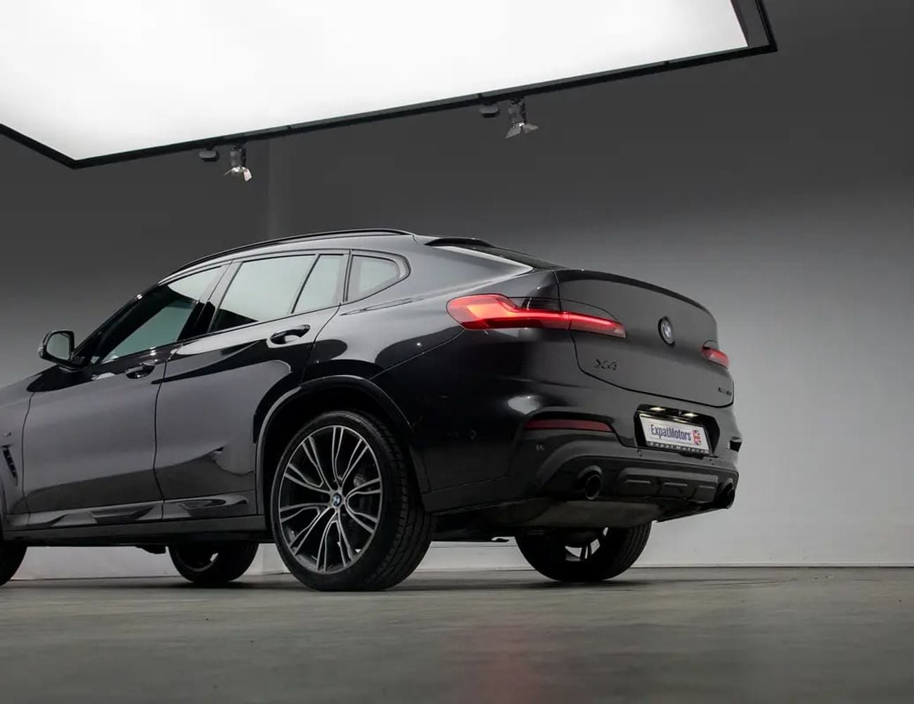 BMW X4 XDRIVE 30I M SPORT PACK 0% Down Payment Available • Full Service History • GCC