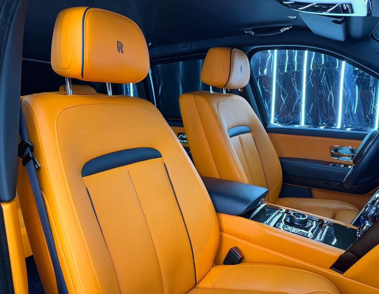 رولز رويس كولينان Black Badge 6.75L, V12, 8-Speed Automatic, AWD