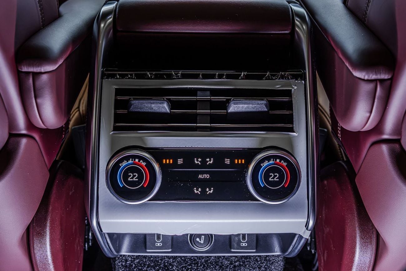لاند روفر رينج روفر Autobiography P530 | Pearl White | Black Roof | Burgundy Interior | Shadow Exterior Package | GCC Sp