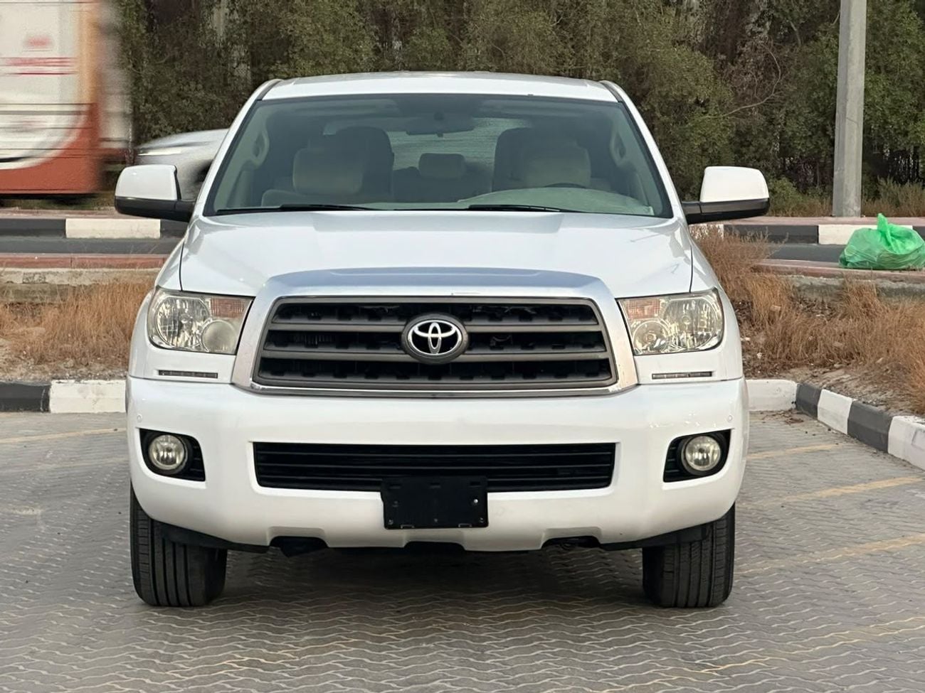 Toyota Sequoia SR5 4X4